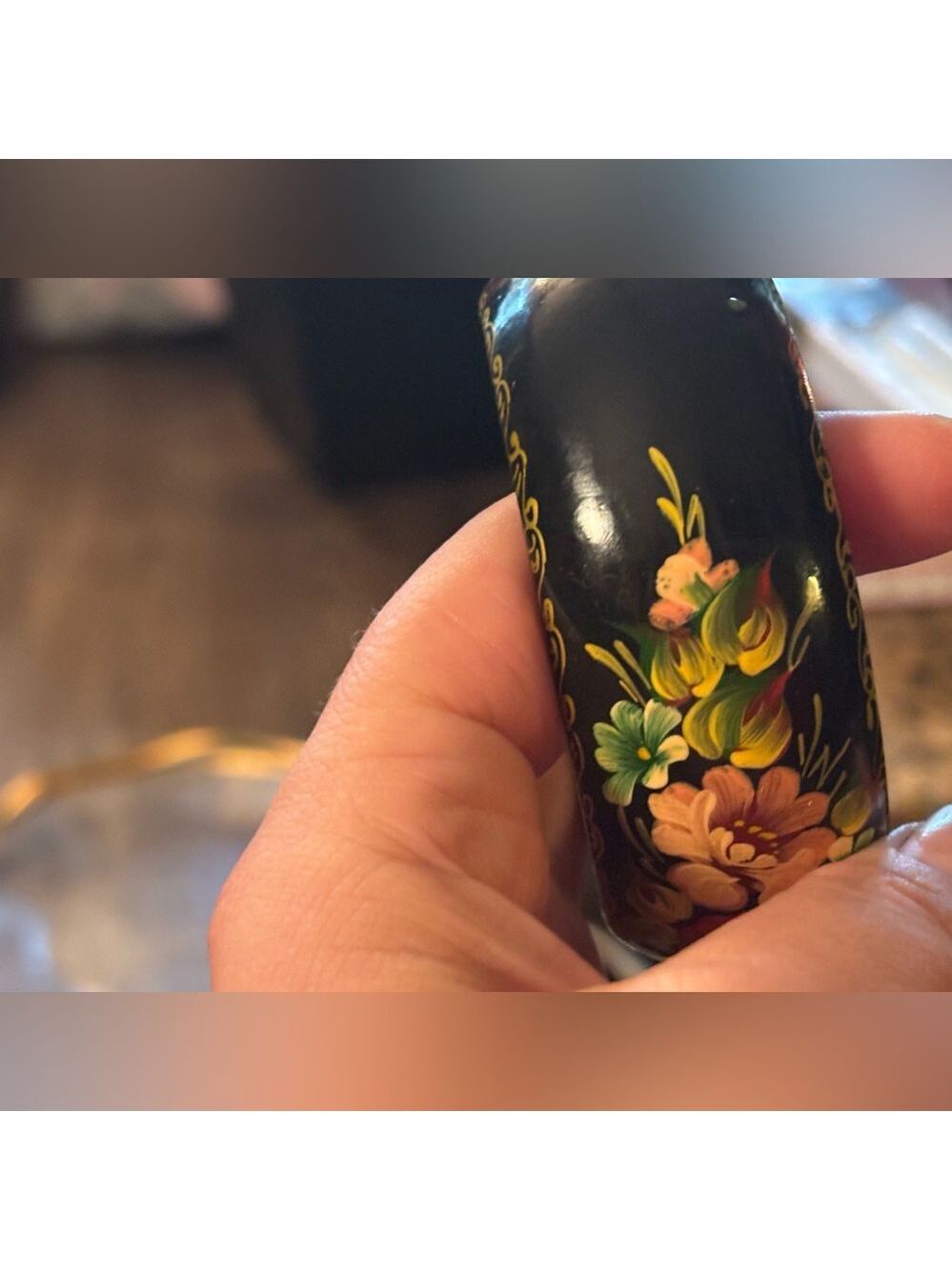 VINTAGE Russian Black Lacquer Floral Painted Bangle Bracelet Small - Picture 10 of 17